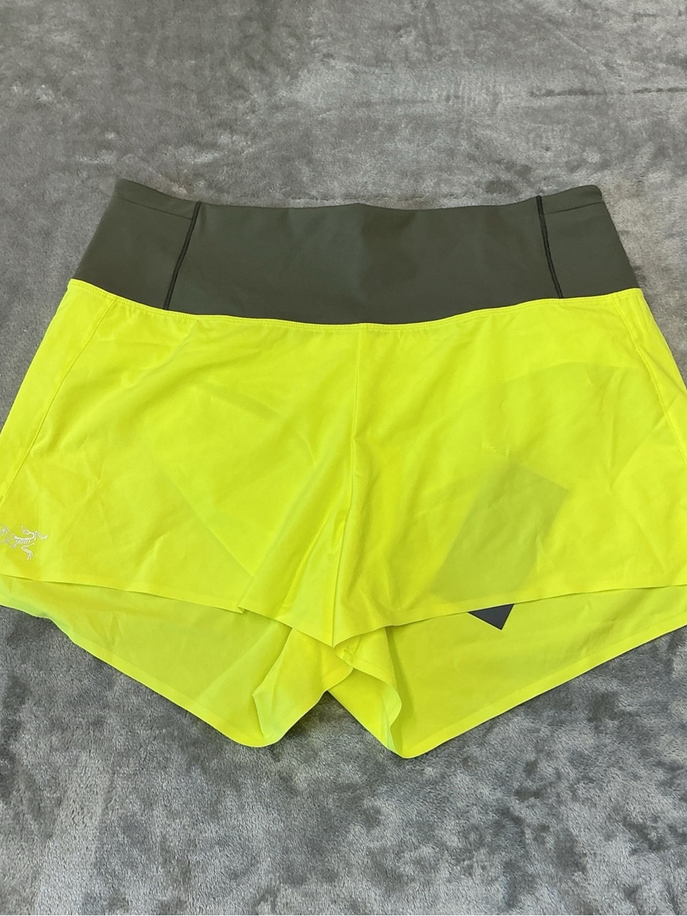 Arc'teryx Essent Run High rise Shorts womens Size 12  Sprint Forage NEW